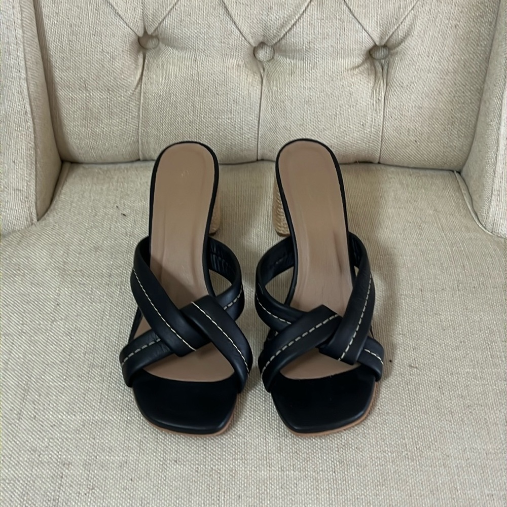 Kaanas Heeled Sandal Size 9